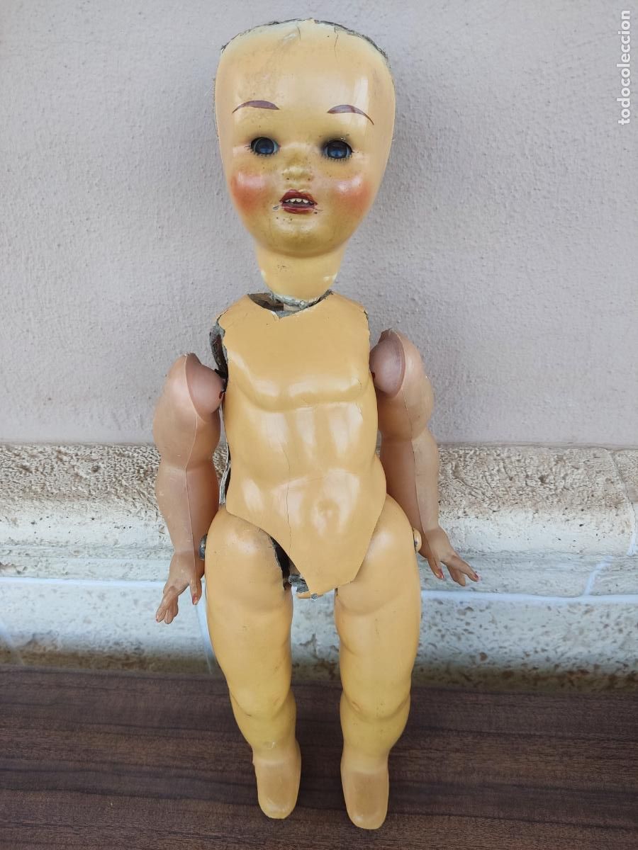 Mu&ntilde;eca espa&ntilde;ola clasica: Mu&ntilde;eca antigua andadora para piezas de cart&oacute;n piedra. Creo que Maricela.
