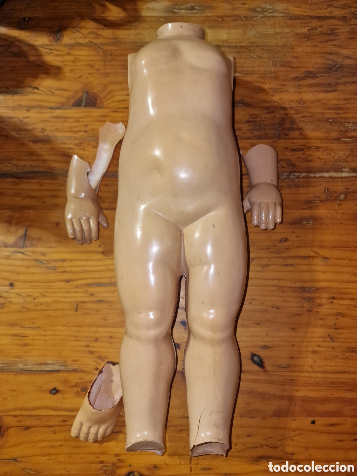 Mu&ntilde;eca espa&ntilde;ola clasica: Antigua mu&ntilde;eca,cuerpo baquelita,pasta o similar,numerada,ver fotos ideal restauradores