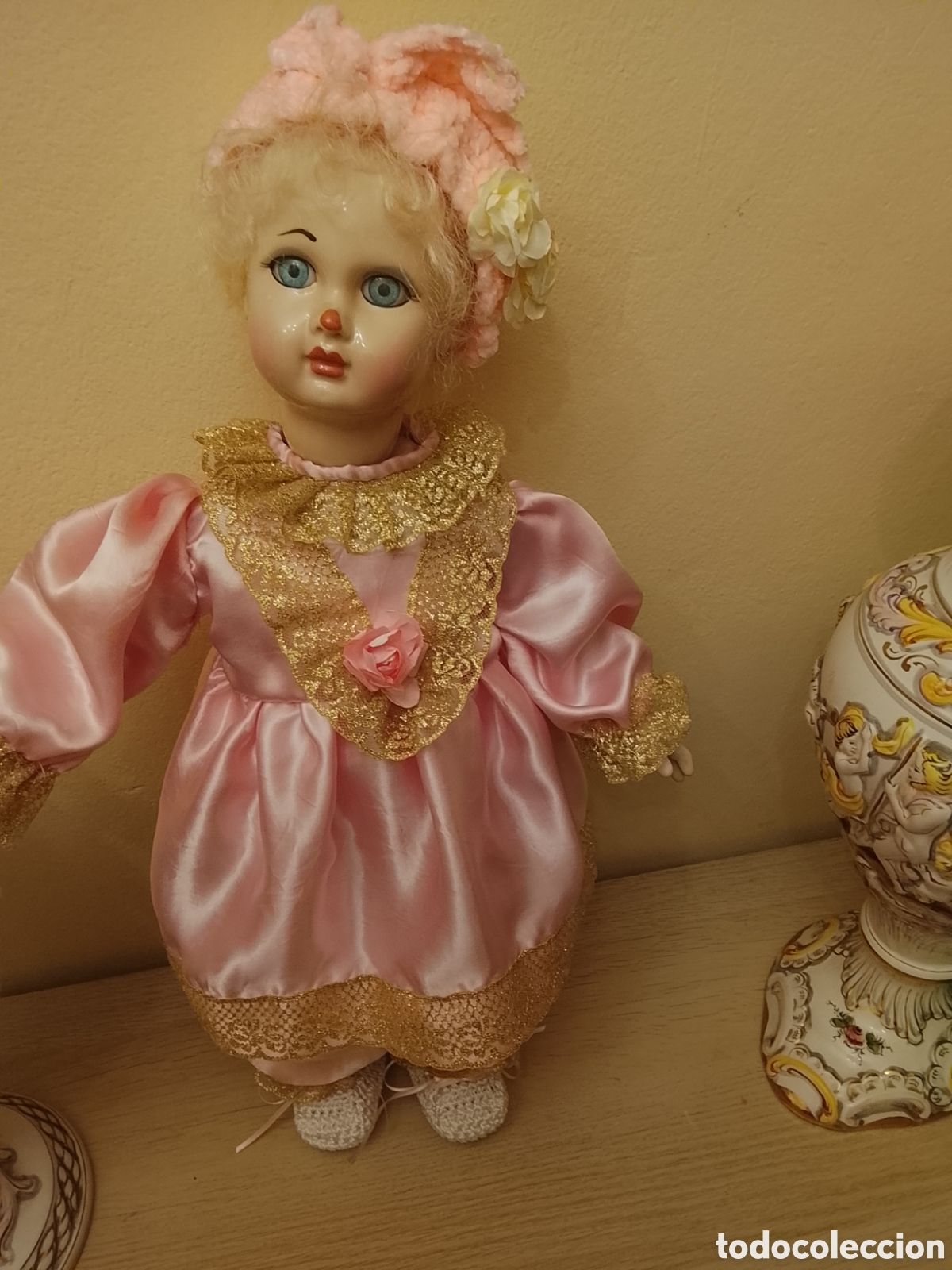 Mu&ntilde;eca espa&ntilde;ola clasica: Antigua mu&ntilde;eca de porcelana ,de la marca Ram&oacute;n Ingles.Mide 55 cent.Ver fotos y leer descripci&oacute;n.