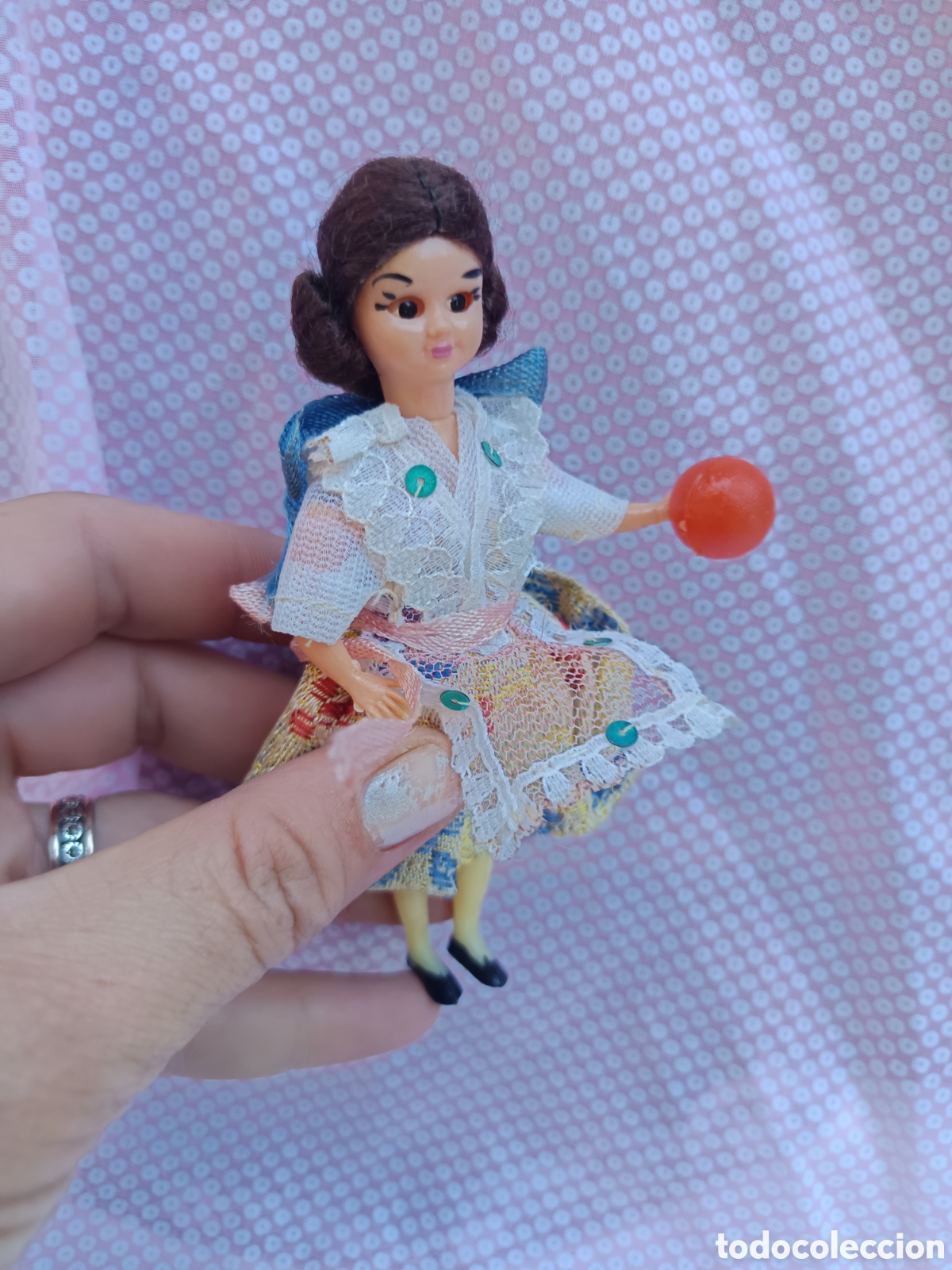 Mu&ntilde;eca espa&ntilde;ola clasica: mu&ntilde;eca miniatura con traje regional - Foto 2
