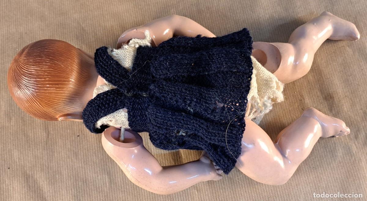 Mu&ntilde;eca espa&ntilde;ola clasica: Mu&ntilde;eco beb&eacute; de celuloide &middot; a&ntilde;os 50 &middot; 30 cm - Foto 4