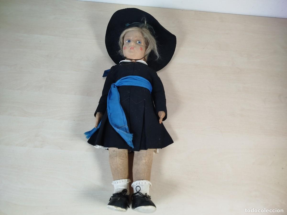 Mu&ntilde;eca espa&ntilde;ola clasica: Mu&ntilde;eca de trapo y ropa antigua