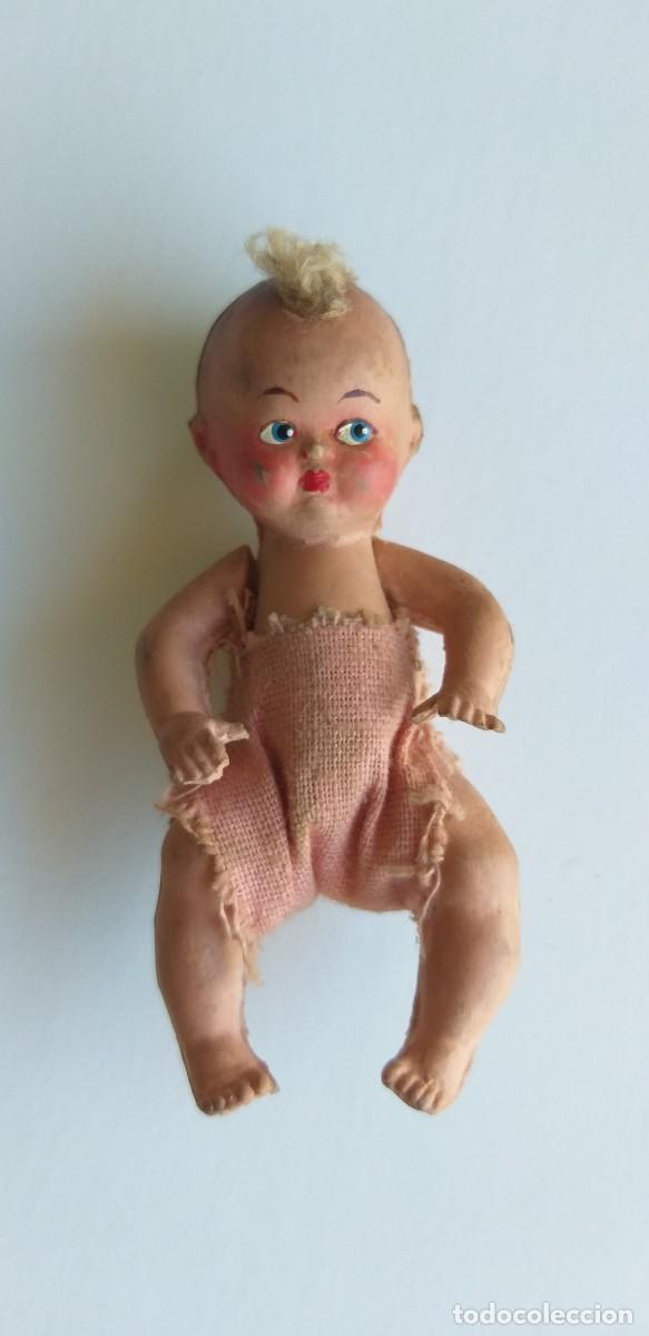 Mu&ntilde;eca espa&ntilde;ola clasica: ANTIGUO MU&Ntilde;ECO BEBE PEQUE&Ntilde;O EN TERRACOTA Y PA&Ntilde;AL ORIGINAL A&Ntilde;OS 50