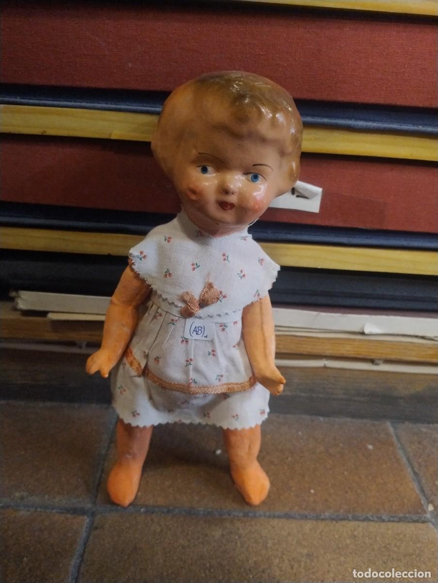 Klassische spanische Puppen: Mu&ntilde;eca en cart&oacute;n piedra, pepona castellana unos 26 cm de alto.