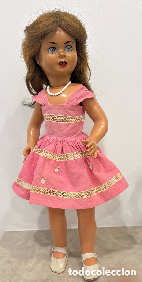 Mu&ntilde;eca espa&ntilde;ola clasica: Antigua mu&ntilde;eca Vicky creada por Jos&eacute; Andr&eacute;s Juan Vidal, a&ntilde;os 50. Vestida de origen