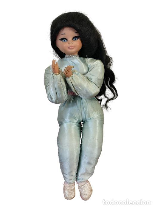 Mu&ntilde;eca espa&ntilde;ola clasica: ANTIGUA MU&Ntilde;ECA PIERINA DE FAMOSA. PL&Aacute;STICO. ESPA&Ntilde;A. CIRCA 1970.