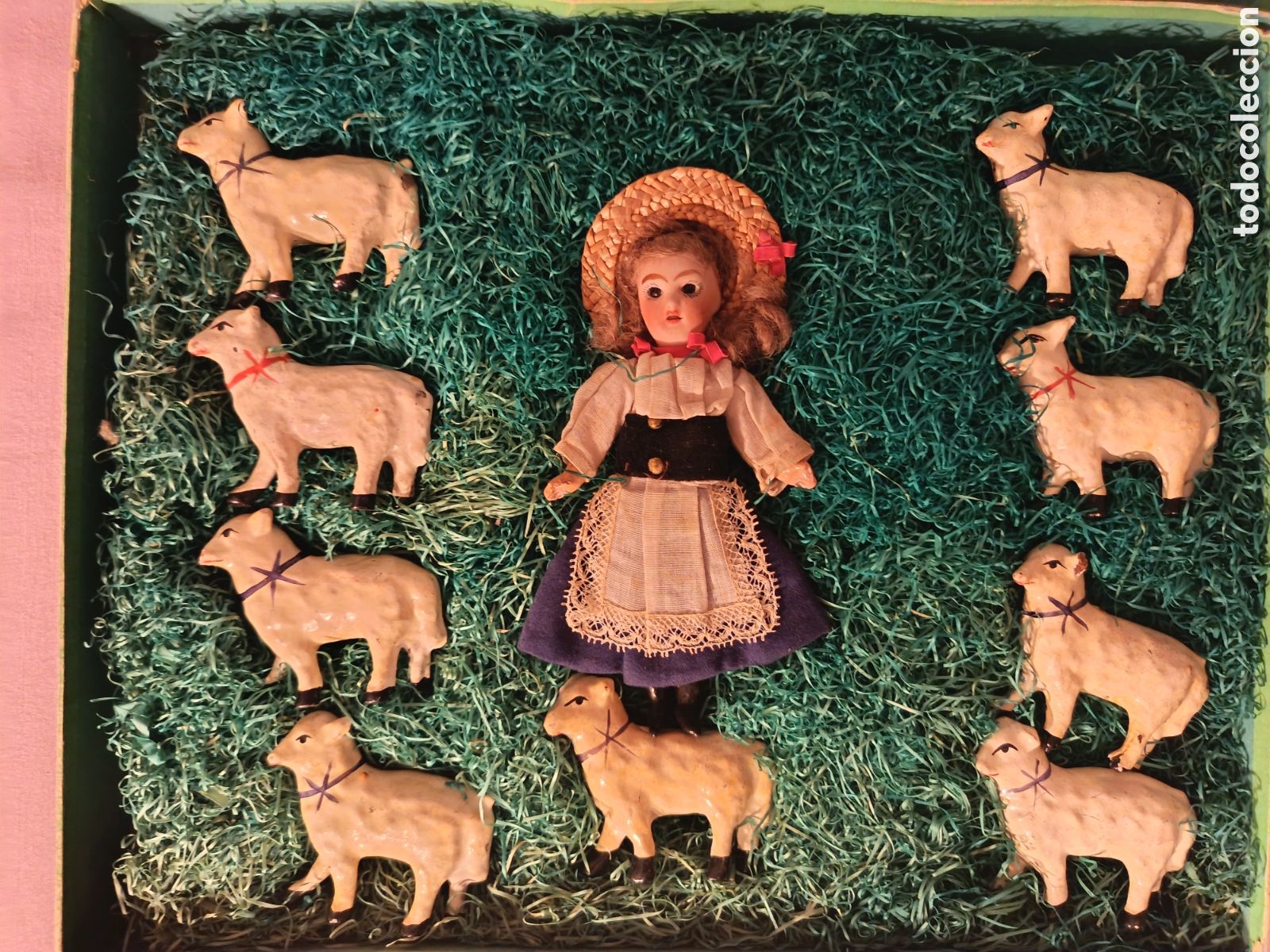 Mu&ntilde;eca espa&ntilde;ola clasica: Caja de mignonette pastora con ovejas lehmann