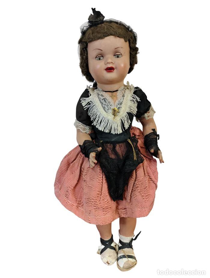 Mu&ntilde;eca espa&ntilde;ola clasica: ANTIGUA MU&Ntilde;ECA CON TRAJE REGIONAL Y ALPARGATAS. SIN MARCA. COMPOSICI&Oacute;N. ESPA&Ntilde;A. C. 1940-1960
