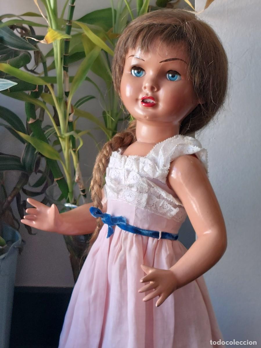 Mu&ntilde;eca Gisela: MU&Ntilde;ECA LILI DE CART&Oacute;N MARCADA CON ROPA ORIGINAL - Foto 3