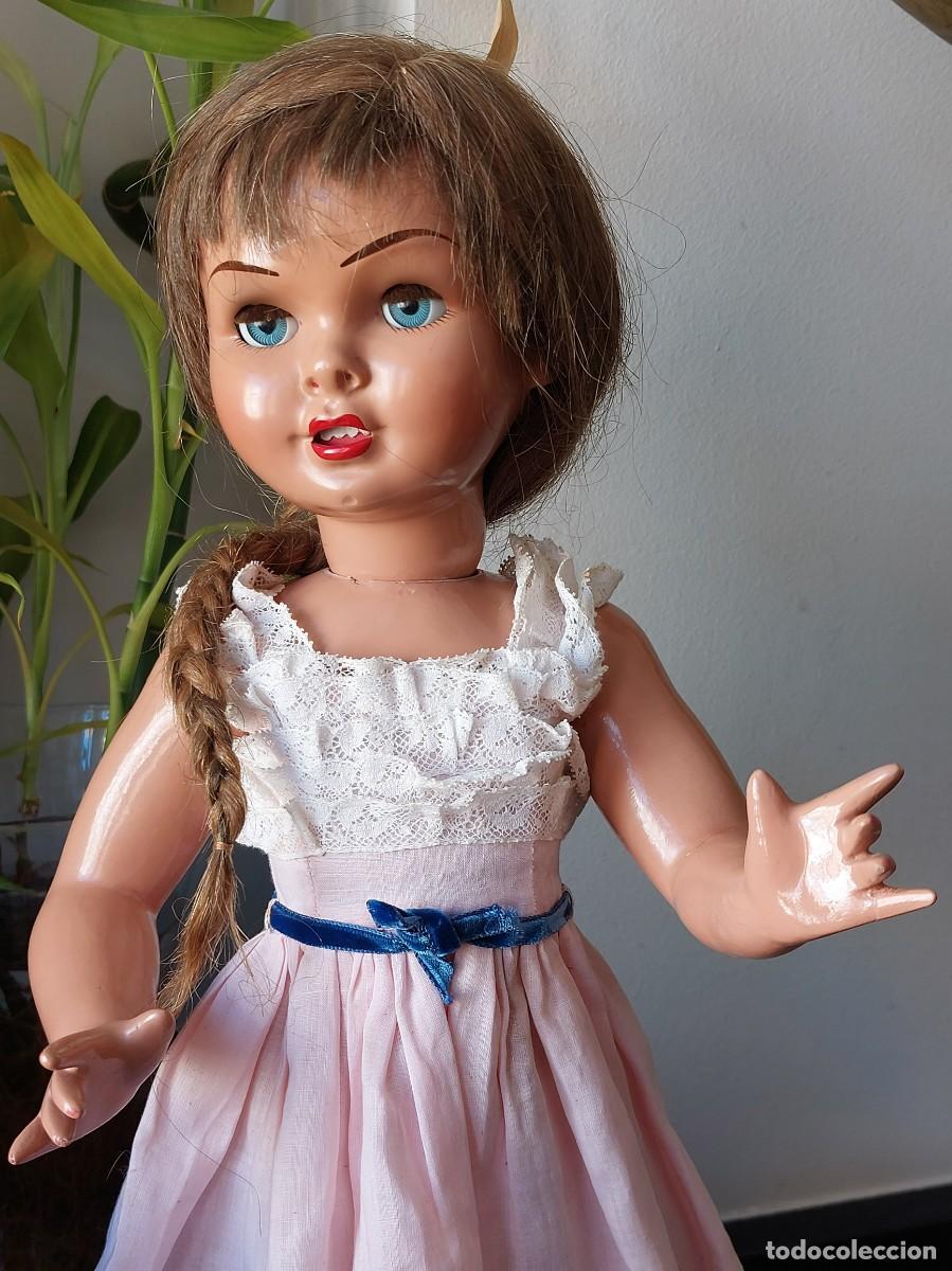 Mu&ntilde;eca Gisela: MU&Ntilde;ECA LILI DE CART&Oacute;N MARCADA CON ROPA ORIGINAL - Foto 5