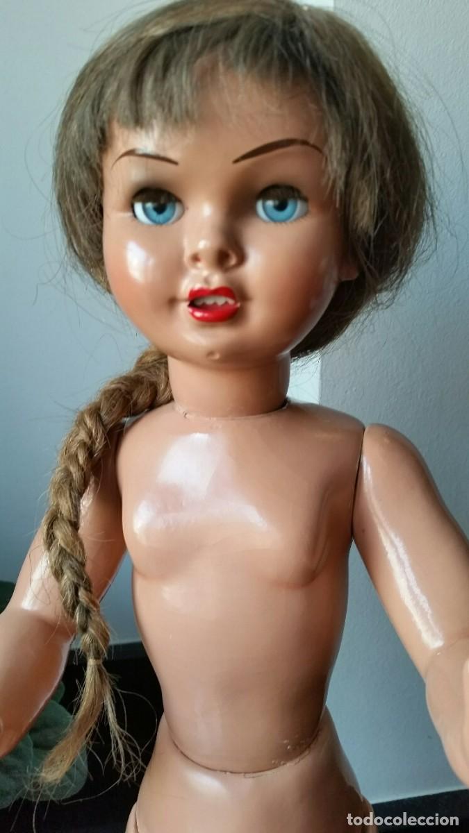 Mu&ntilde;eca Gisela: MU&Ntilde;ECA LILI DE CART&Oacute;N MARCADA CON ROPA ORIGINAL - Foto 8