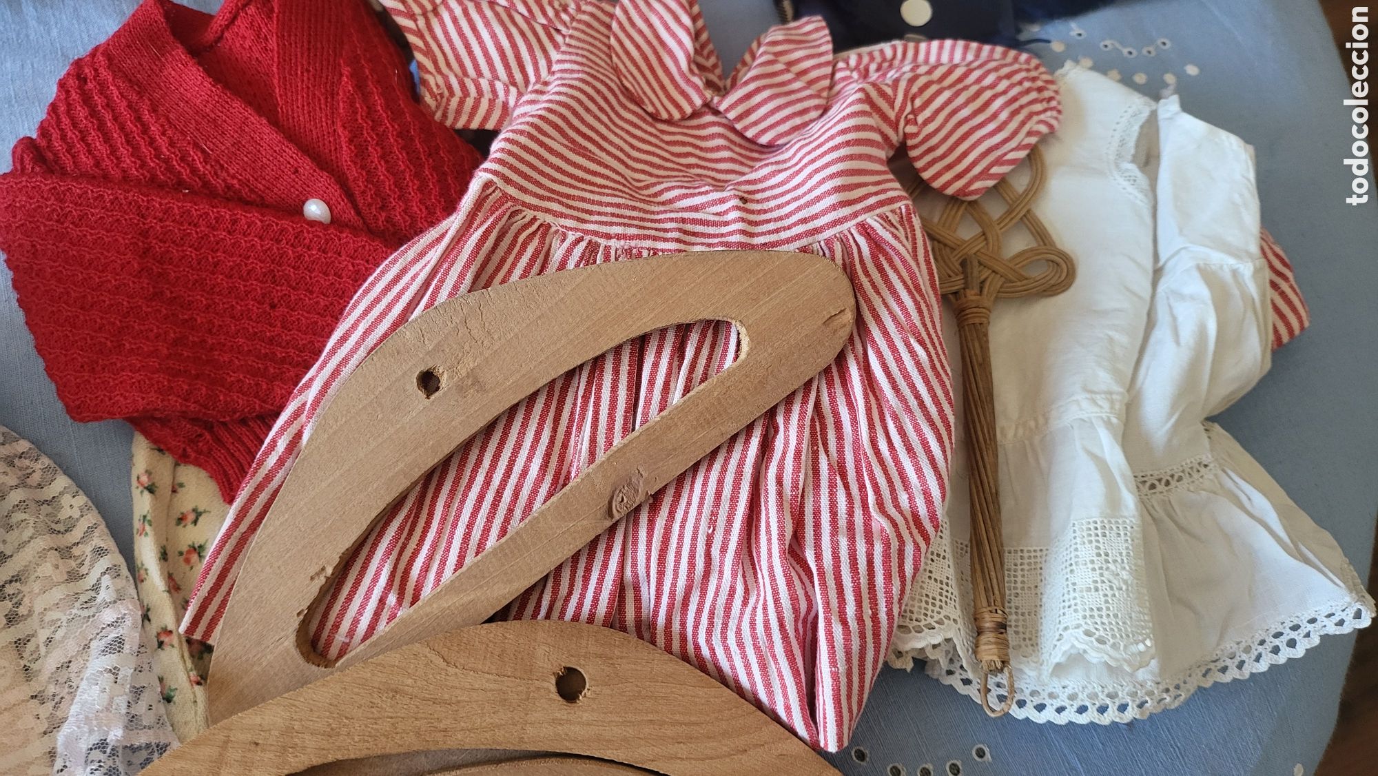 Mu&ntilde;eca Mariquita P&eacute;rez y Juanin: MU&Ntilde;ECA MARIQUITA PEREZ LOTE ROPA Y ACCESORIOS