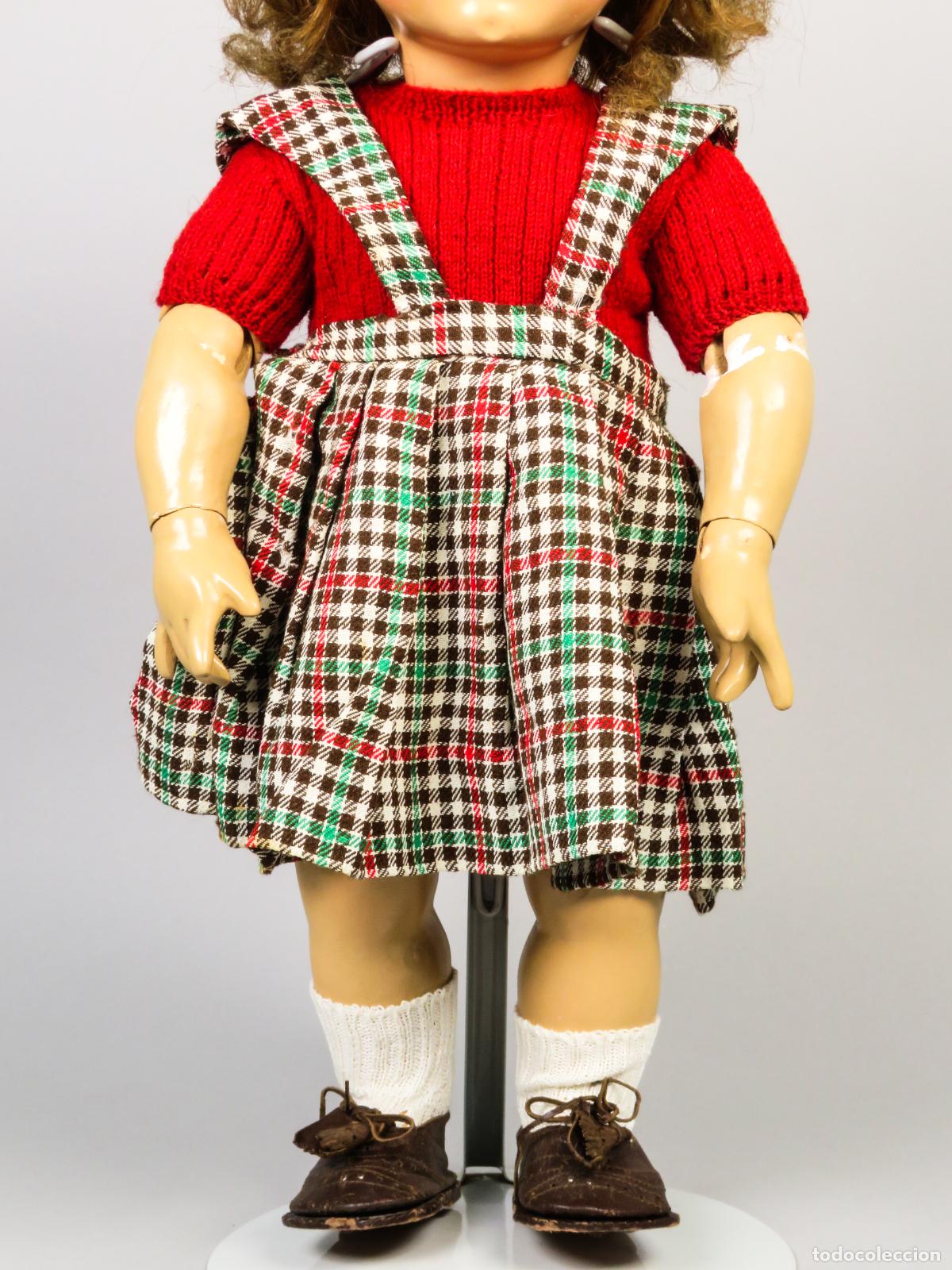 Mu&ntilde;eca Mariquita P&eacute;rez y Juanin: Conjunto Mariquita P&eacute;rez falda cuadros jersey rojo zapatos piel y calcetines hilo a&ntilde;os 40