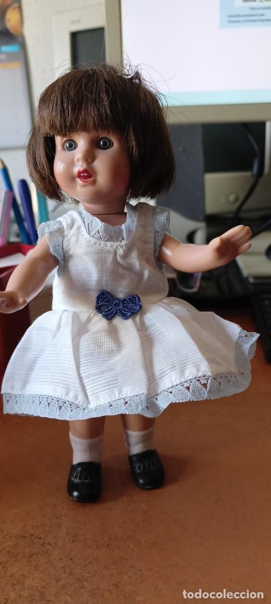 Mu&ntilde;eca Mariquita P&eacute;rez y Juanin: Mini Mariquita Perez 20 cms. totalmente vestida + conjunto vestido y sombrero + chaquet&oacute;n