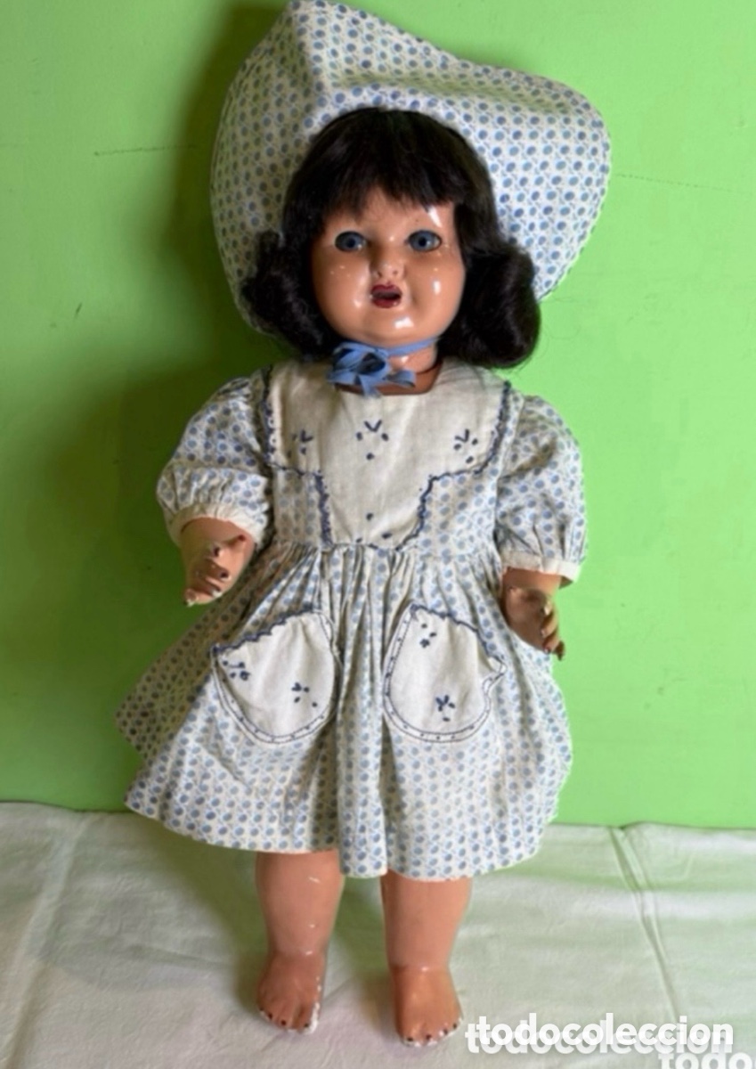 Mu&ntilde;eca Mariquita P&eacute;rez y Juanin: Antigua mu&ntilde;eca de cart&oacute;n piedra tipo mariquita P&eacute;rez o similar a&ntilde;os 50. Mide 60 cm de alto .