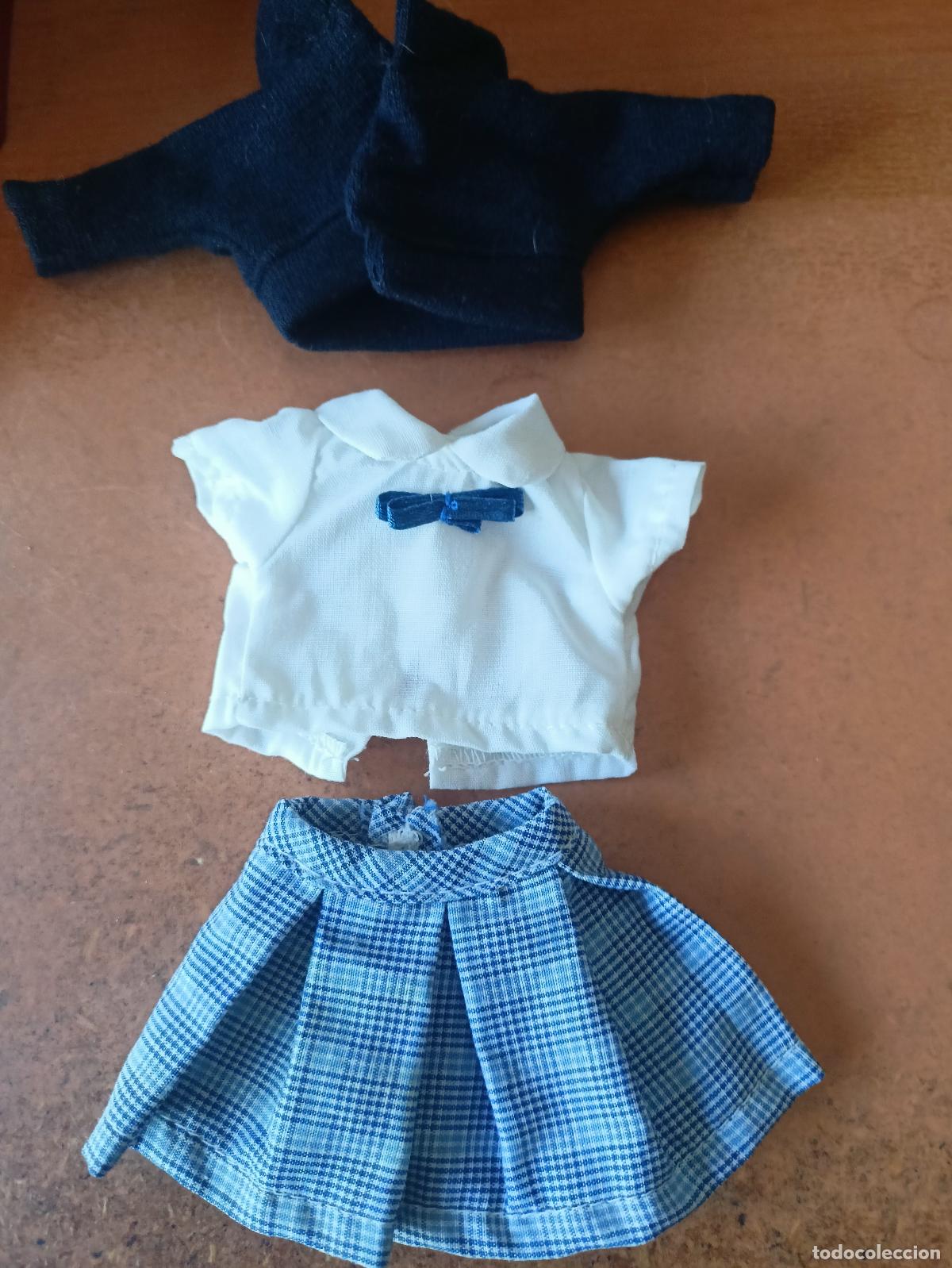 Mu&ntilde;eca Mariquita P&eacute;rez y Juanin: Conjunto 3 piezas miniMariquita Perez 20 cms (falda, blusa y chaqueta)