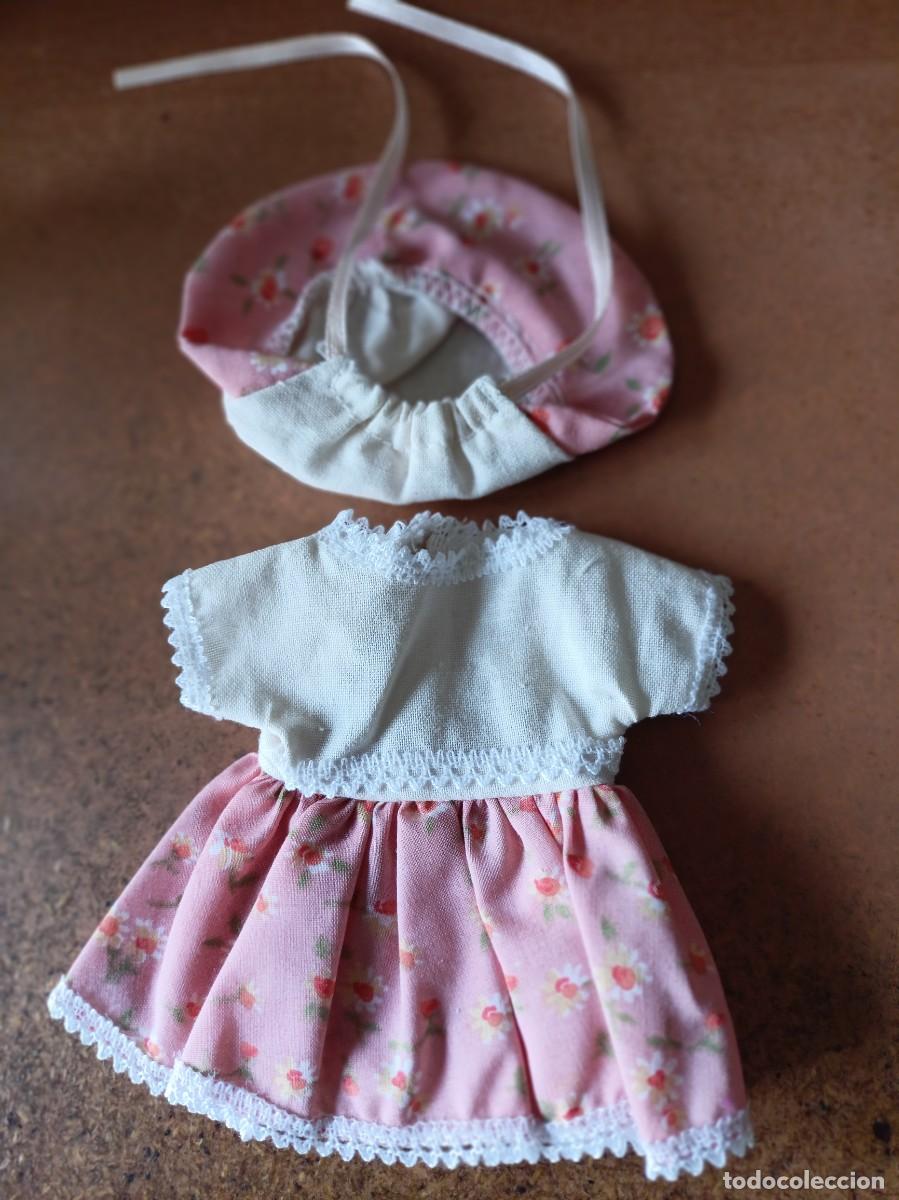 Mu&ntilde;eca Mariquita P&eacute;rez y Juanin: Conjunto vestido y capota mini Mariquita Perez 20cm