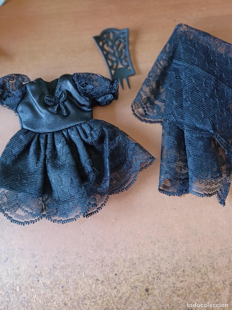 Mu&ntilde;eca Mariquita P&eacute;rez y juanin: Vestido, mantilla y peineta mini Mariquita Perez 20cms