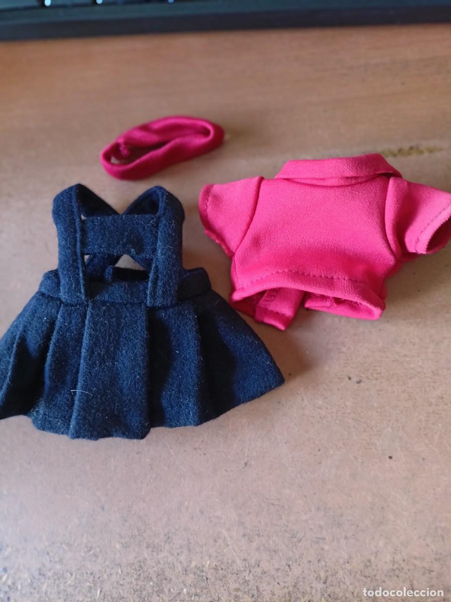 Mu&ntilde;eca Mariquita P&eacute;rez y juanin: Conjunto mini Mariquita Perez 20 cms (falda de tirantes, blusa y cinta del pelo)