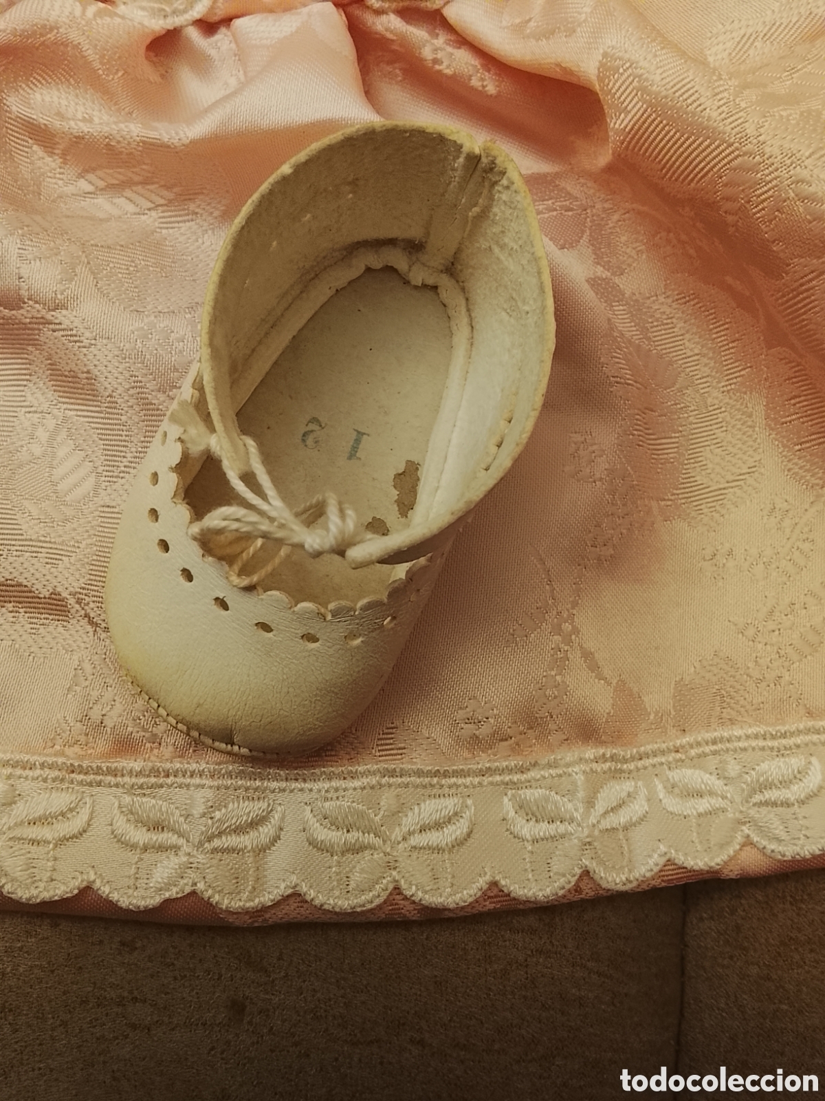 Mu&ntilde;eca Mariquita P&eacute;rez y juanin: Autentico zapatos de Mariquita P&eacute;rez Es de piel ,y del pie derecho.Ver fotos y leer descripci&oacute;n .