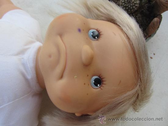 Mu&ntilde;ecas Lesly y Barriguitas: MU&Ntilde;ECA DE FAMOSA. 40 cms - Foto 3
