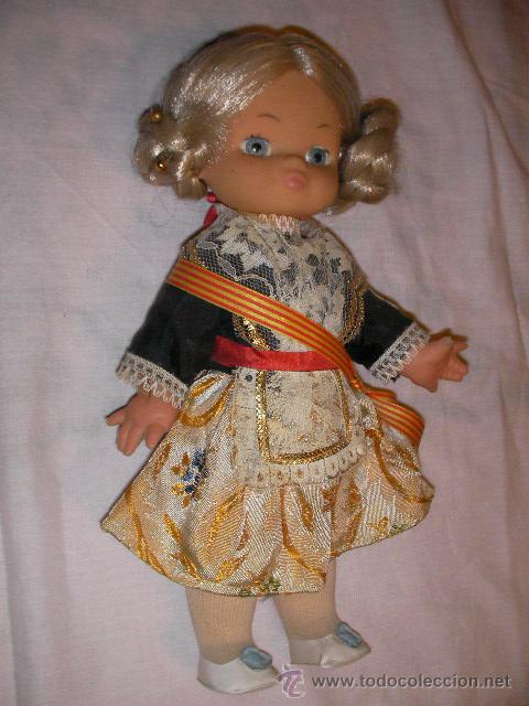 Mu&ntilde;ecas Lesly y Barriguitas: MU&Ntilde;ECA CON TRAJE DE FALLERA - Foto 1