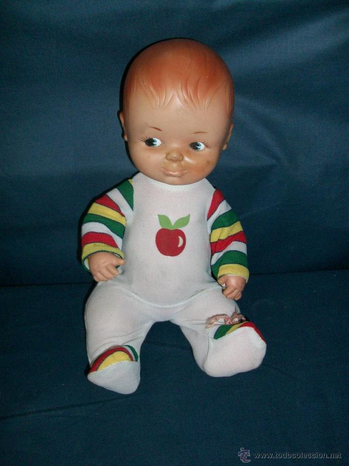Mu&ntilde;ecas Lesly y Barriguitas: MU&Ntilde;ECO FAMOSA - 32 CM - Foto 1