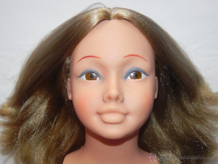 muñeca maquillaje y peluqueria