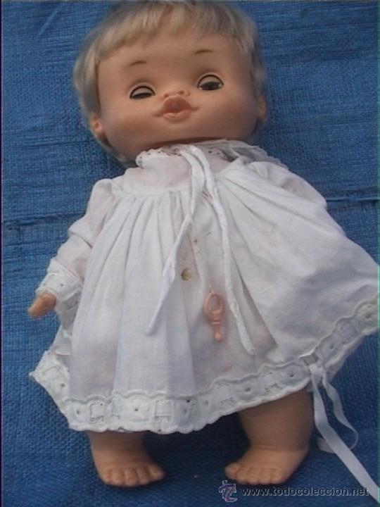 Mu&ntilde;ecas Lesly y Barriguitas: MU&Ntilde;ECA BEBE FAMOSA 30CM - Foto 1