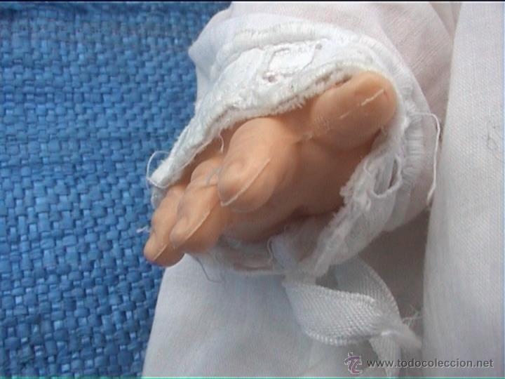 Mu&ntilde;ecas Lesly y Barriguitas: MU&Ntilde;ECA BEBE FAMOSA 30CM - Foto 3