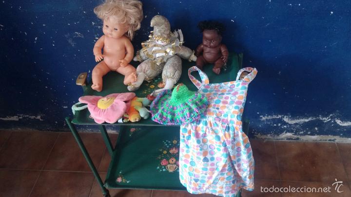 Mu&ntilde;ecas Lesly y Barriguitas: Lote de mu&ntilde;ecas y algun accesorio - Foto 1