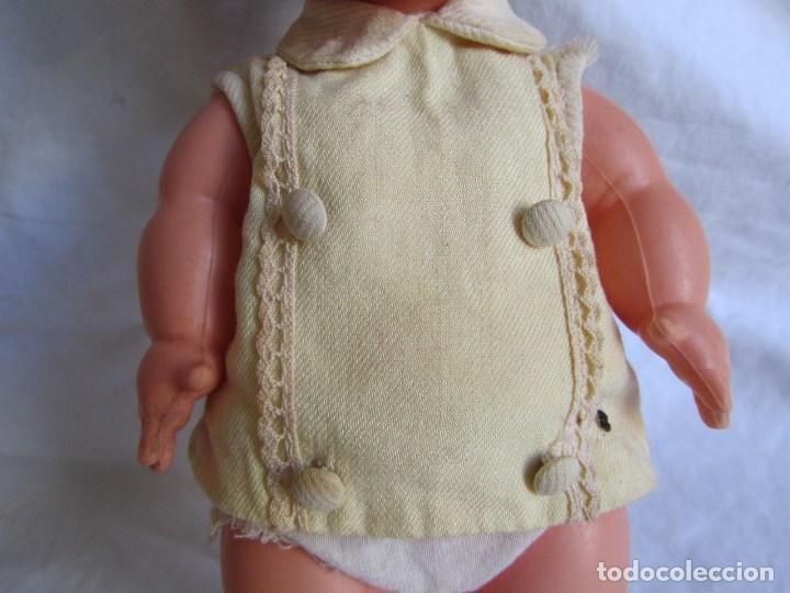 Mu&ntilde;ecas Lesly y Barriguitas: Mu&ntilde;eca bebe de Famosa - Foto 4