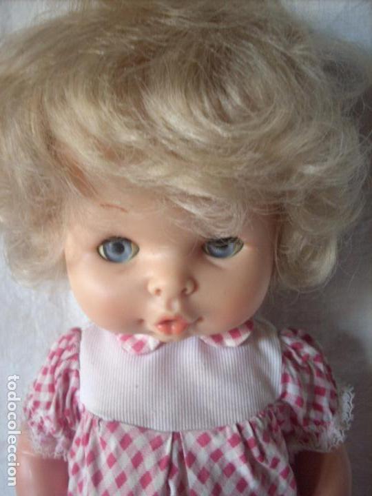 Mu&ntilde;ecas Lesly y Barriguitas: Mu&ntilde;eca Mati, de Famosa - Foto 2