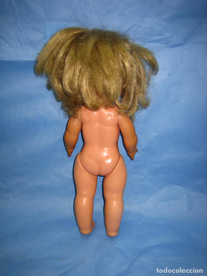 Mu&ntilde;ecas Lesly y Barriguitas: Mu&ntilde;eca de famosa. Mide 34 cm - Foto 3