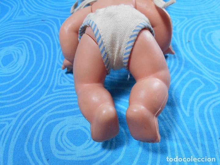 Mu&ntilde;ecas Lesly y Barriguitas: MU&Ntilde;ECO FAMOSA DE 19 CM - Foto 3