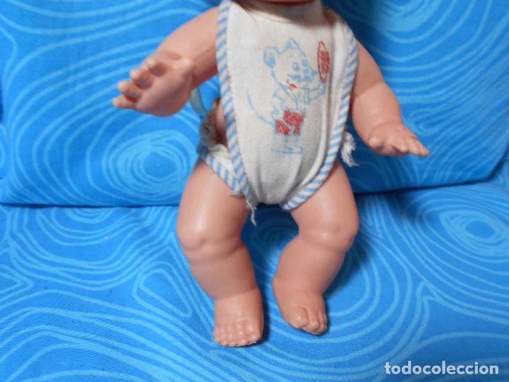Mu&ntilde;ecas Lesly y Barriguitas: MU&Ntilde;ECO FAMOSA DE 19 CM - Foto 6