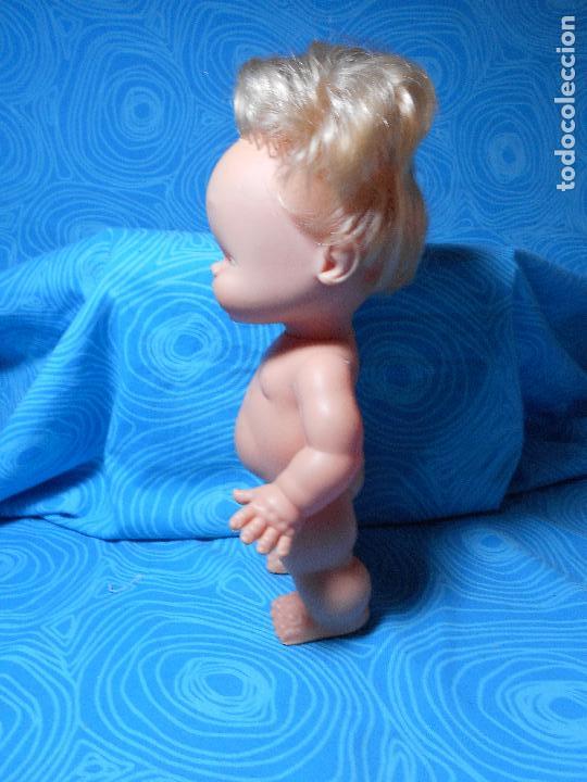 Mu&ntilde;ecas Lesly y Barriguitas: MU&Ntilde;ECO FAMOSA 24 CM - Foto 5