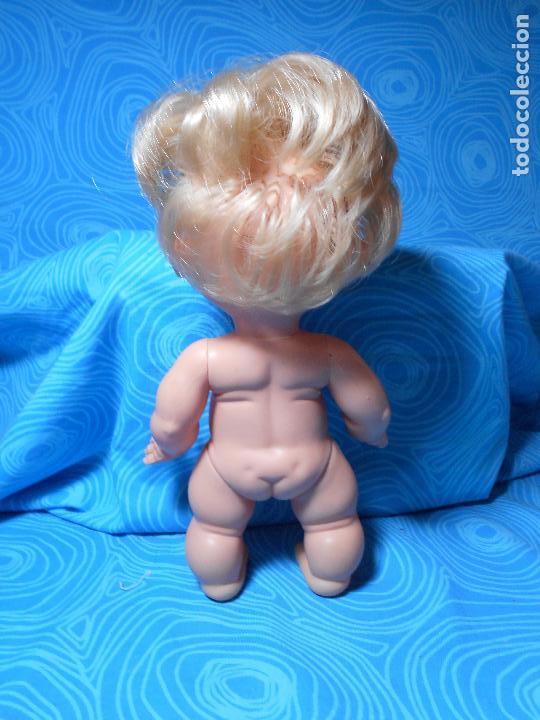 Mu&ntilde;ecas Lesly y Barriguitas: MU&Ntilde;ECO FAMOSA 24 CM - Foto 6