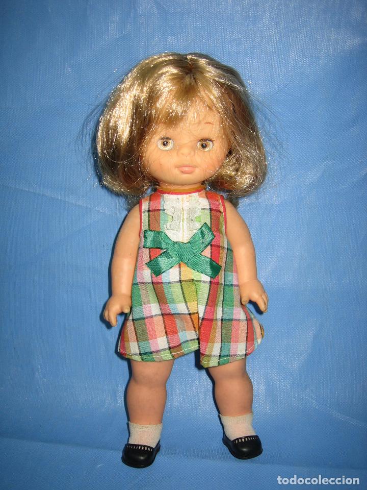 Mu&ntilde;ecas Lesly y Barriguitas: Mu&ntilde;eca de Famosa - Foto 1