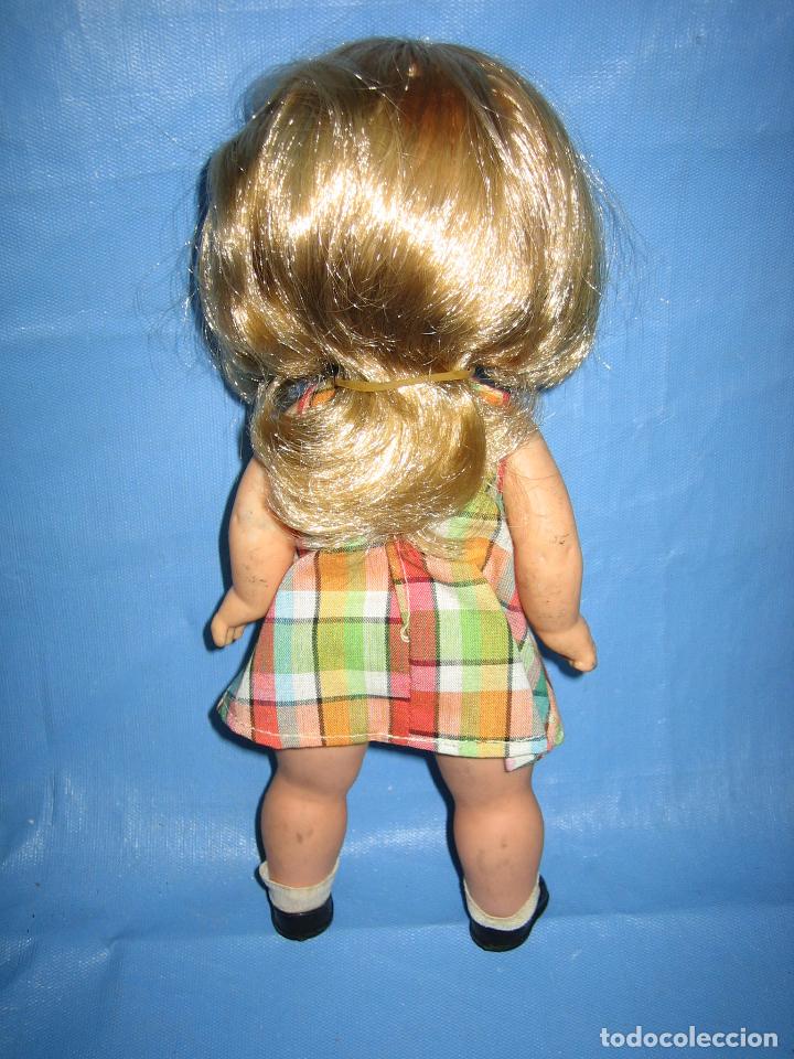 Mu&ntilde;ecas Lesly y Barriguitas: Mu&ntilde;eca de Famosa - Foto 3
