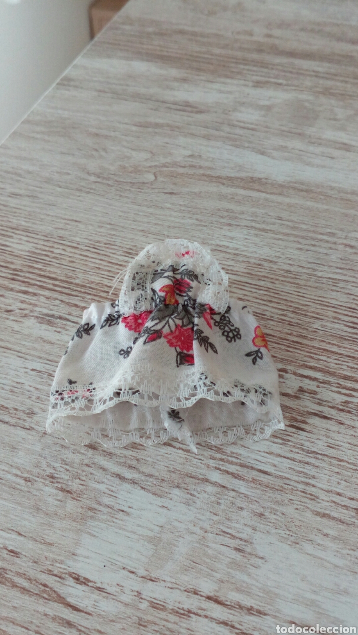 Mu&ntilde;ecas Lesly y Barriguitas: Vestido de mu&ntilde;eca mini antiguo. - Foto 1