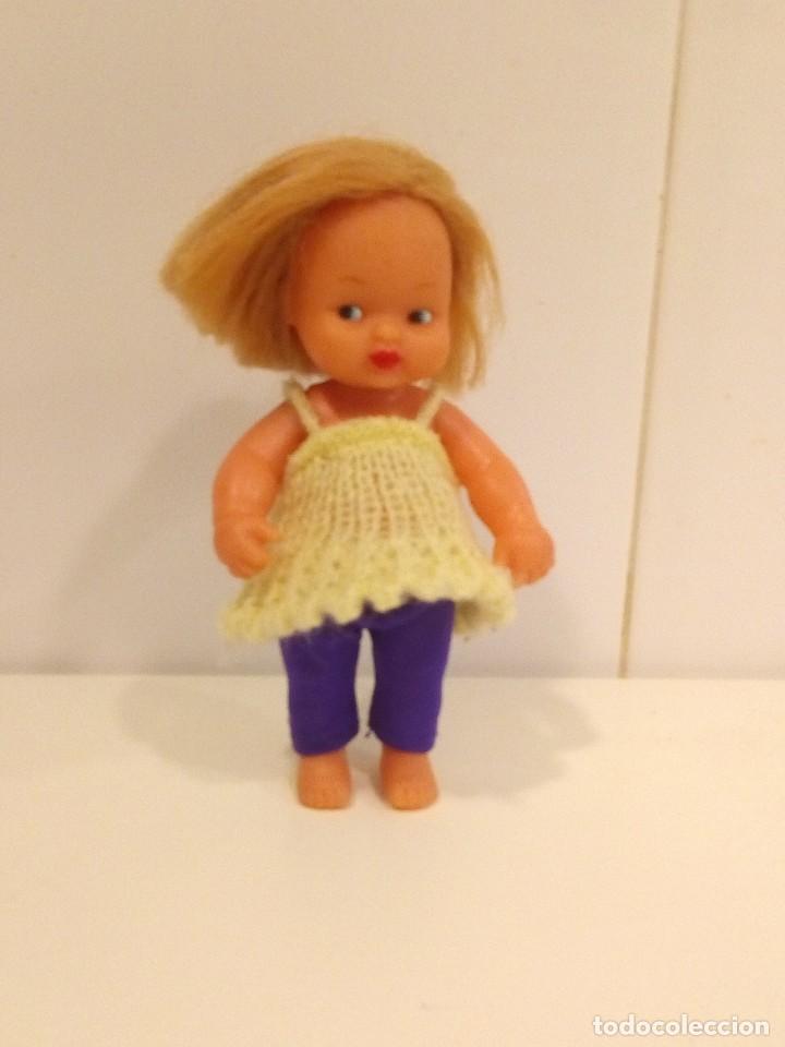 Mu&ntilde;ecas Lesly y Barriguitas: barriguitas y ropa. - Foto 1