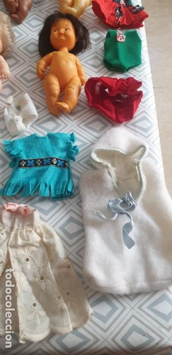 Mu&ntilde;ecas Lesly y Barriguitas: LOTE  BARRIGUITAS A&Ntilde;OS 70 CON ROPA Y COMPLEMENTOS. - Foto 2