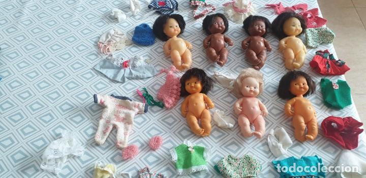 Mu&ntilde;ecas Lesly y Barriguitas: LOTE  BARRIGUITAS A&Ntilde;OS 70 CON ROPA Y COMPLEMENTOS. - Foto 4