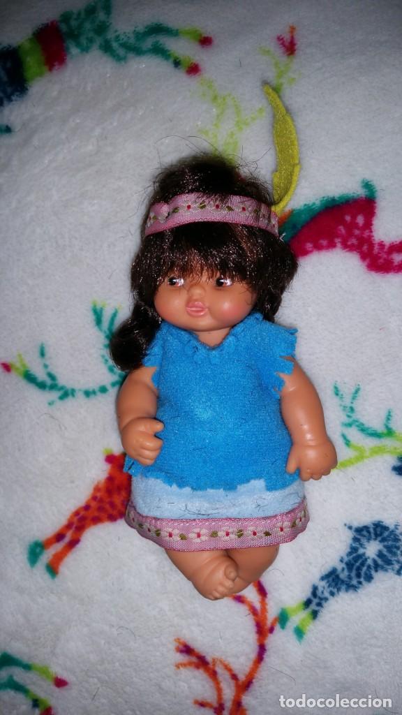 Mu&ntilde;ecas Lesly y Barriguitas: preciosa barriguitas cheyenne o apache con traje original - Foto 1
