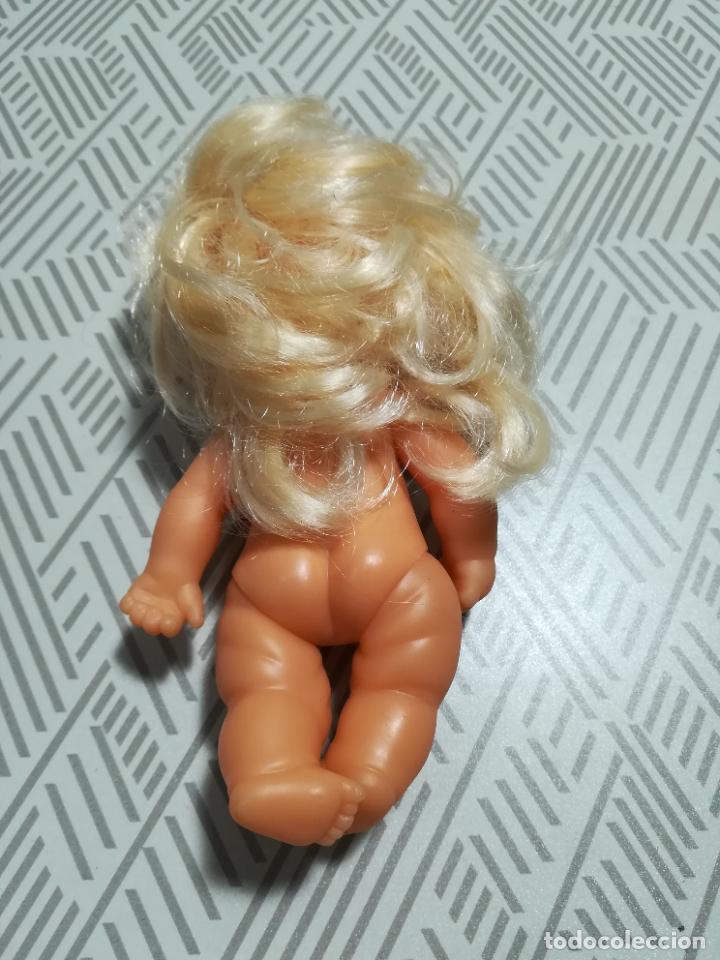 Mu&ntilde;ecas Lesly y Barriguitas: Mu&ntilde;eca barriguita de Famosa - Foto 2