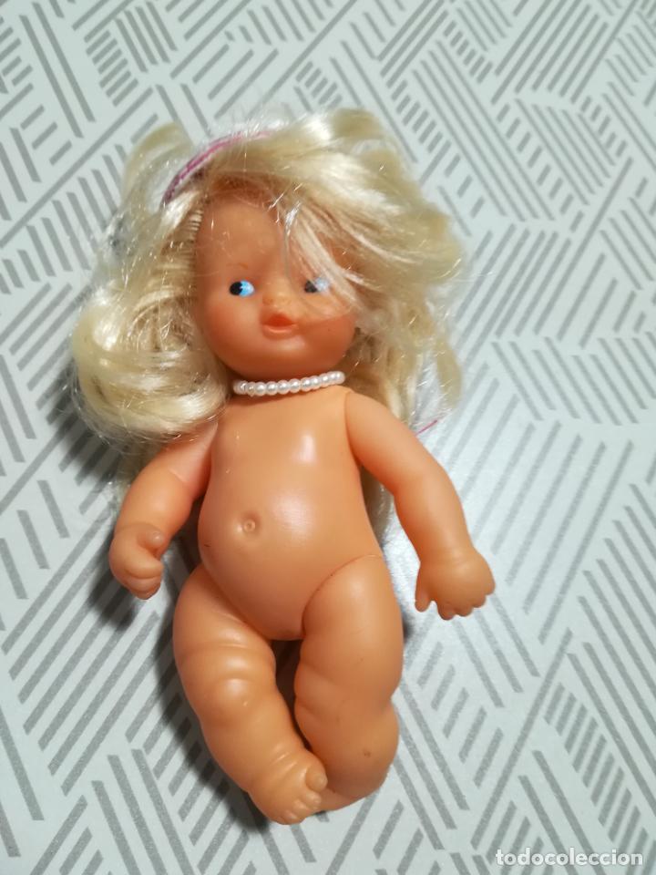 Mu&ntilde;ecas Lesly y Barriguitas: Mu&ntilde;eca barriguita de Famosa - Foto 1