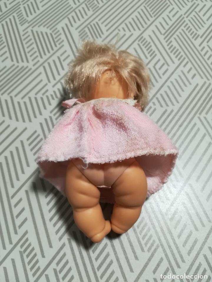Mu&ntilde;ecas Lesly y Barriguitas: Mu&ntilde;eca barriguita de Famosa - Foto 2