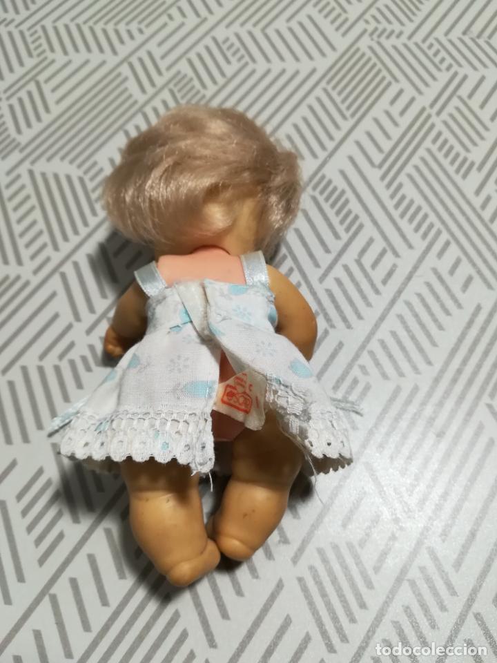 Mu&ntilde;ecas Lesly y Barriguitas: Mu&ntilde;eca barriguita de Famosa - Foto 2