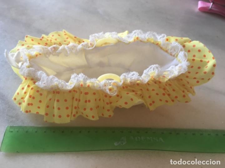 Mu&ntilde;ecas Lesly y Barriguitas: Capazo barriguitas con cubrecapazo - Foto 1
